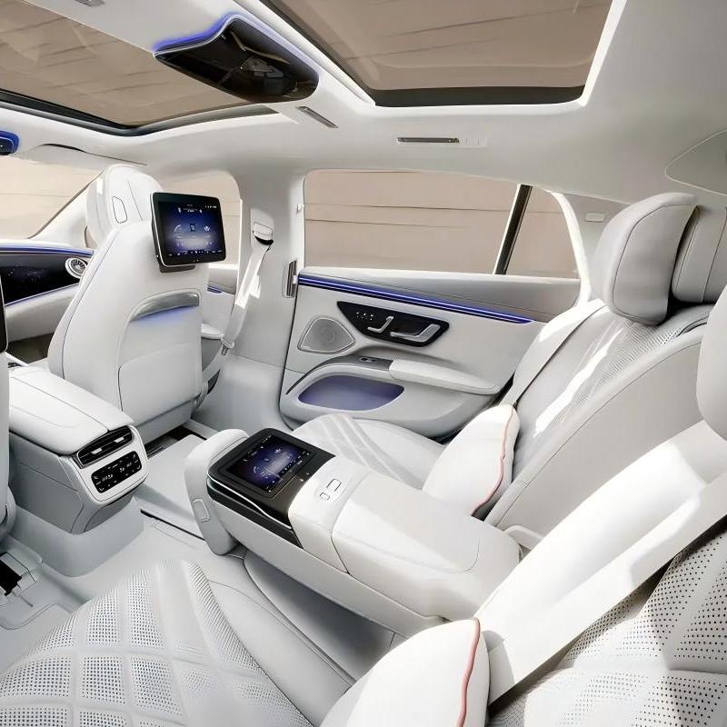 BENZ EQS