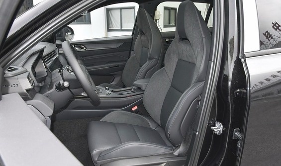 LYNK&CO 01-7