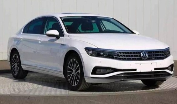 VW MAGOTAN-7