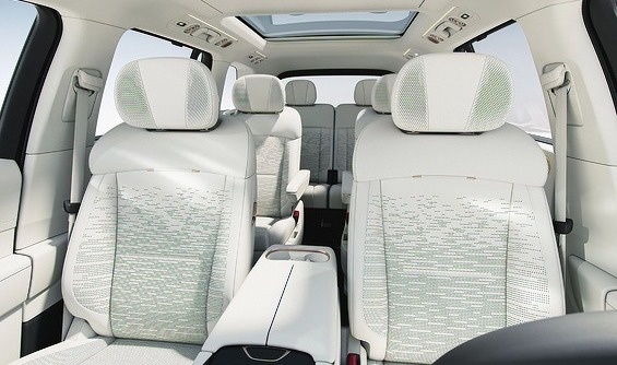 LYNK&CO 900-10